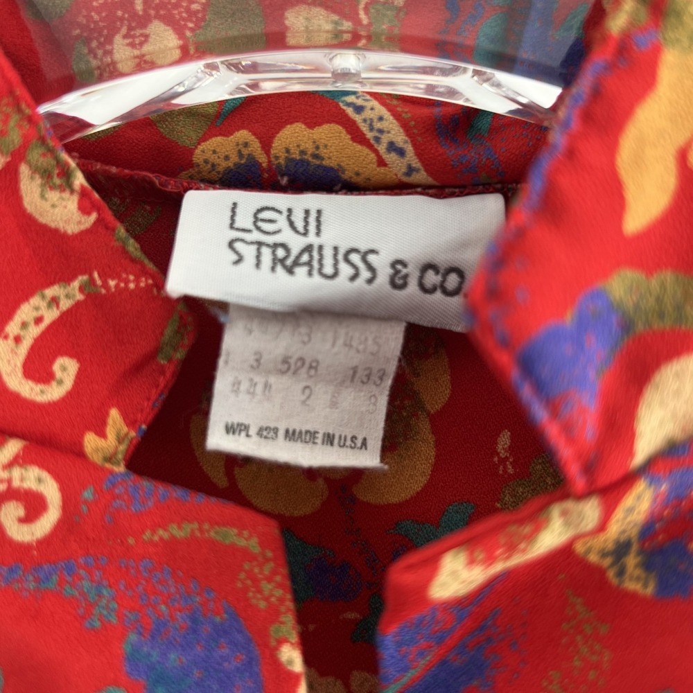 Red Floral Metallic-Accent Short Sleeve Button-Down Top - Picture 8 of 14